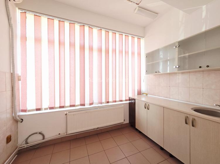 Spatiu comercial 55 mp str Domneasca zona caminelor studentesti - 9