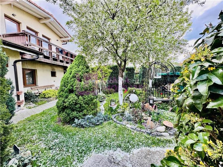 Casa de vanzare Piata Cluj | teren 336 mp | doua apartamente si anexe - 11