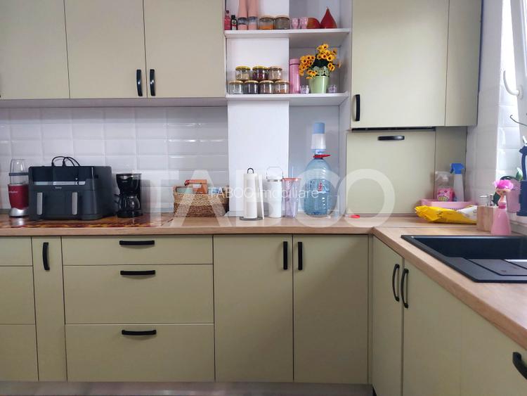 Apartament renovat 66 mp 3 camere 2 bai balcon pivnita Cisnadie - 5
