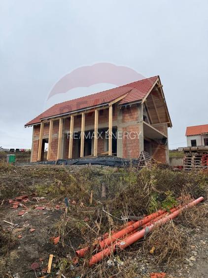 Casa la rosu, 800mp teren,  front 24, Jucu de Sus, comision 0 - 5