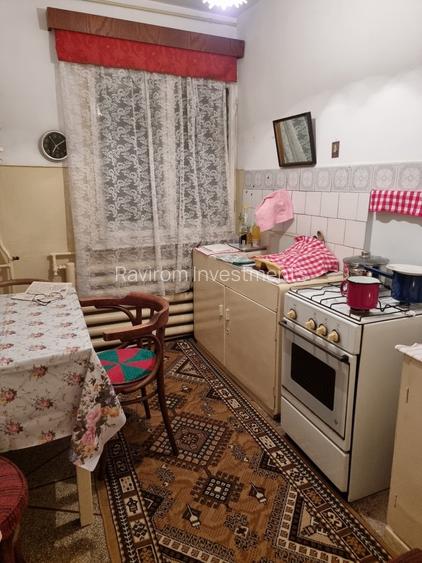 Apartament doua camere, decomandat, etaj patru, structura buna, simplu, central - 12