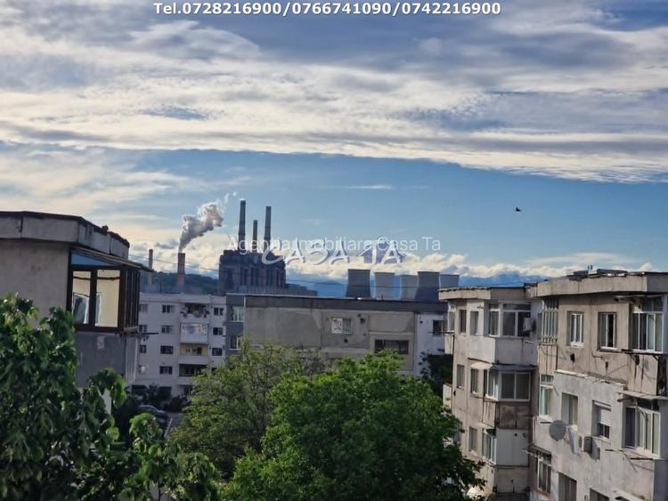 Apartament 3 camere ,situat in Rovinari, Str. 22 Decembrie 1989 - 13