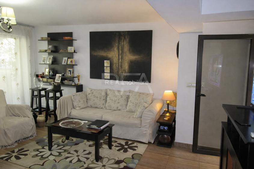 Vilă 5 camere Trapezului, centrală, an 2007, 174 mp - 2