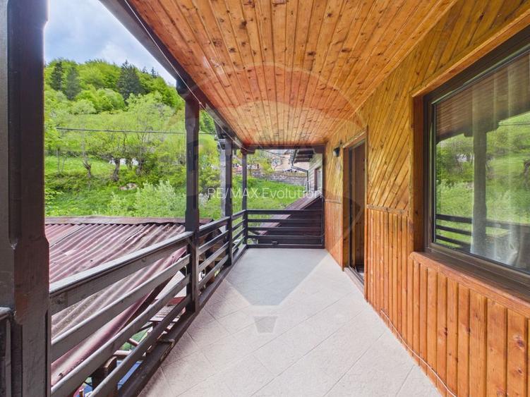 Pensiune/casa montană 9 camere în Dâmbovicioara, comision 0% - 12