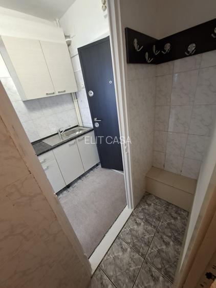 Garsoniera, etaj 3/4 ,zona Podu Ros - 6