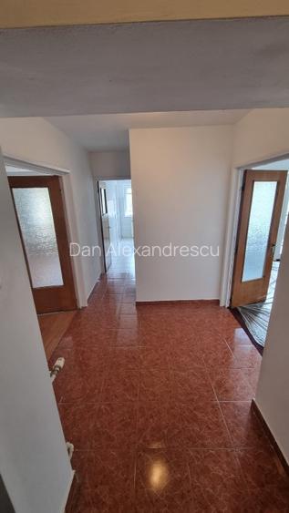 Apartament 3 camere, et.2, Bd. Unirii 59 stradal (Banca Transilvania), Sector 3 - 9