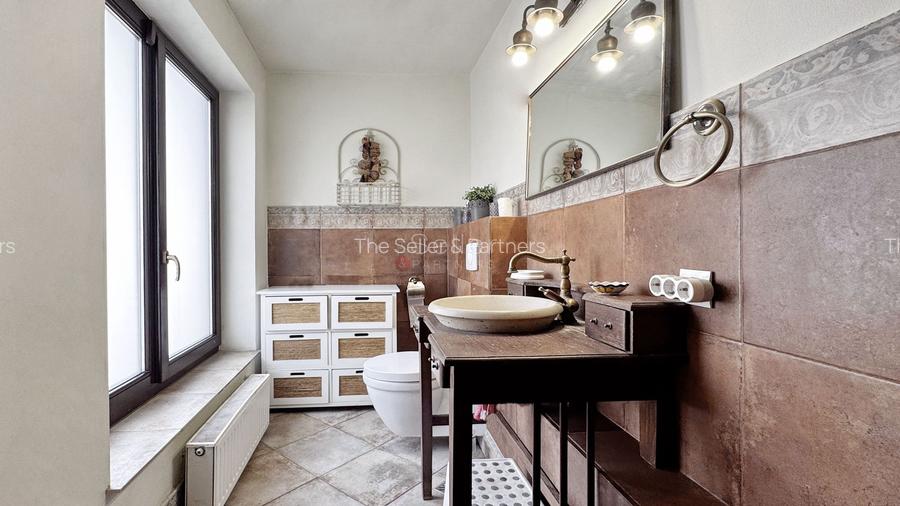 Proprietate cu suprafata generoasa | Zona AFI - 20