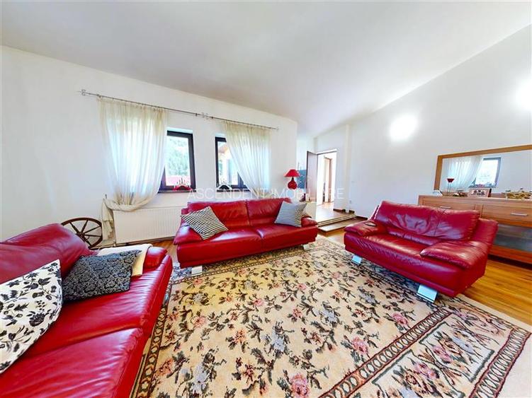 Tur LIVE!Casa cu arhitectura traditionala, curte spatioasa,foisor,Rucar. Bran - 20