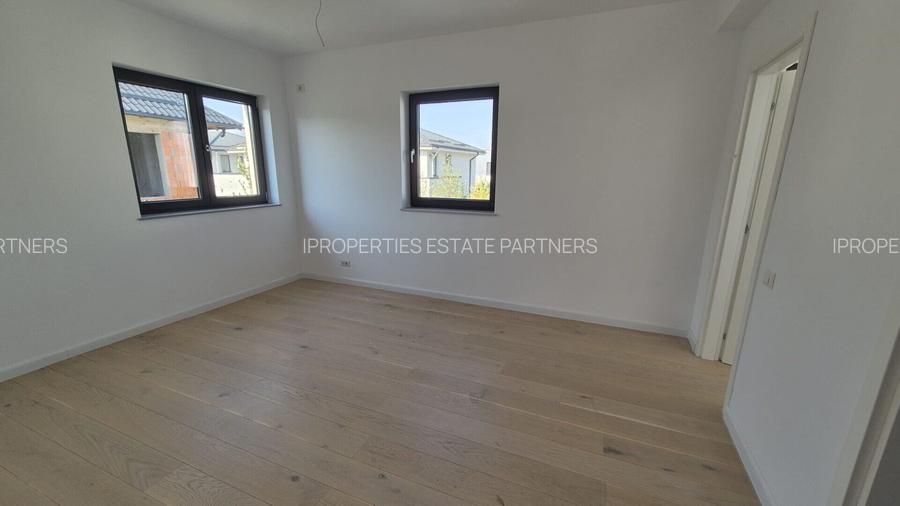 Vila de vanzare in Tunari - 16