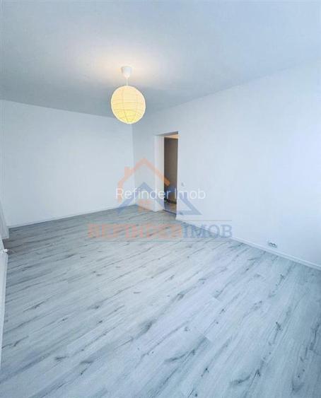 Apartament de vanzare cu 3 camere, Titan - Piata Minis - 3