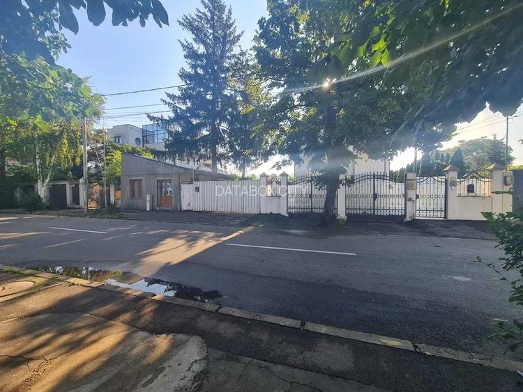 Proprietar, vand teren in zona centrala linistita, liber constructii 945 mp - 2