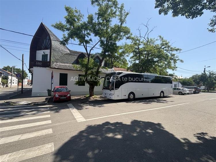 Cladire cu Arhitectura Traditionala - 691 mp - Ultracentral Oradea - 4