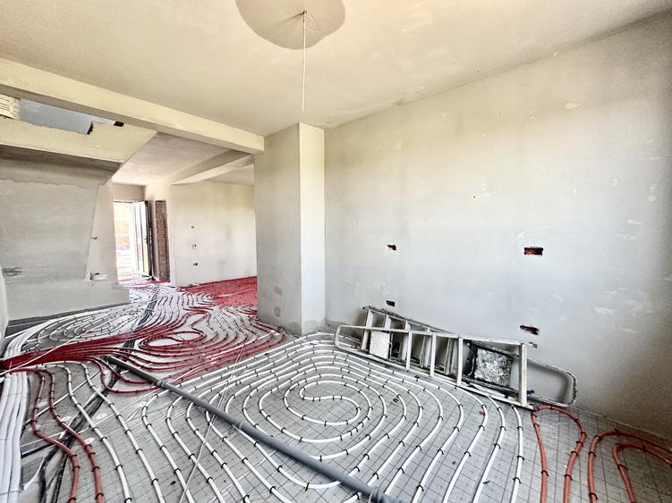 Duplex despartit prin camera tehnica | 4 camere | 115 mp utili | Drumul Boilor
