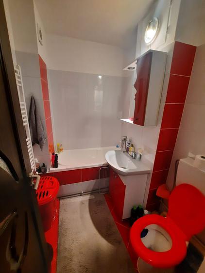 Apartament cu 2 camere transf. in 3 camere, etaj 2/4, zona Tatarasi