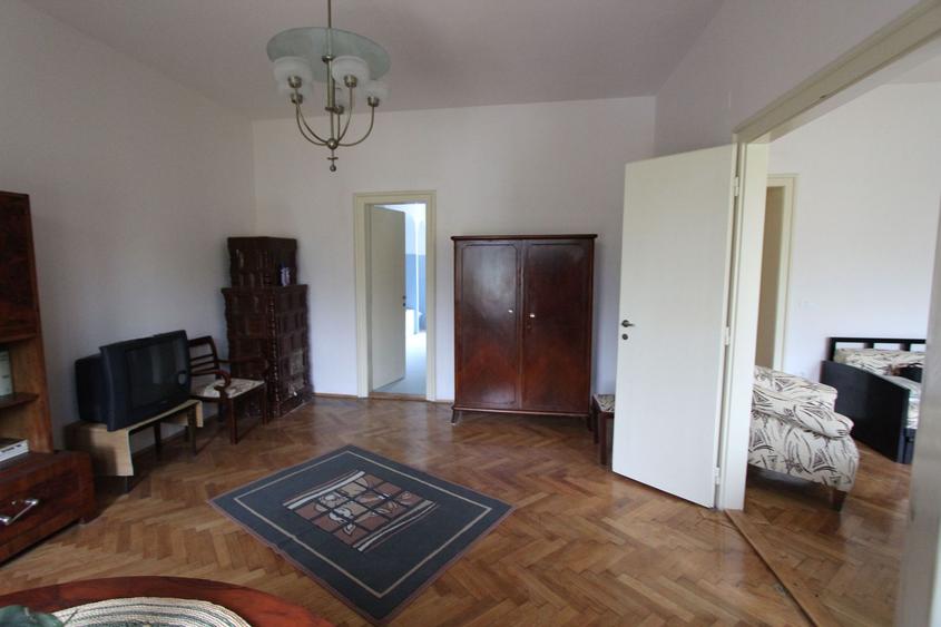 Apartament spatios 3 camere,zona medicina