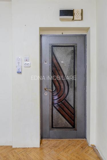 Apartament 3 camere transformat in 2 camere – Bd. Cosminului - 20