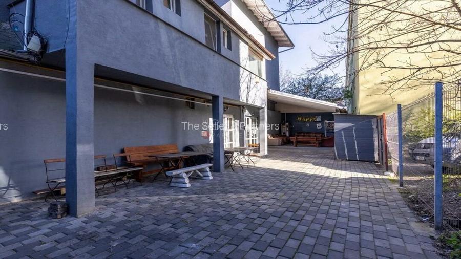 Imobil Comercial Central | 900 mp | Venit imediat - 15