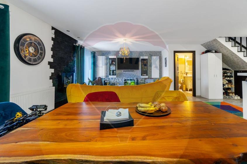 Casă / Vilă cu 4 camere de vânzare în zona Central - 24