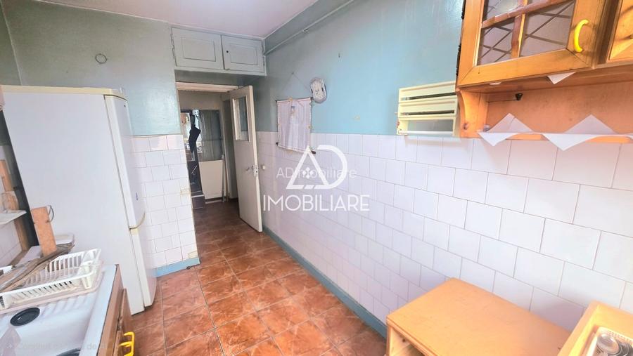 De vânzare, apartament cu 3 camere și terasă proprie, zona centrală - 7