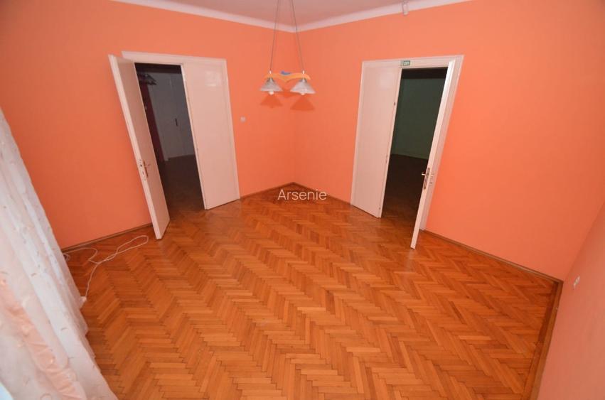 IDEAL PT. FIRME,SCOALA,BIROURI,GRADINITE sau MAI MULTE FAMILI. - 11