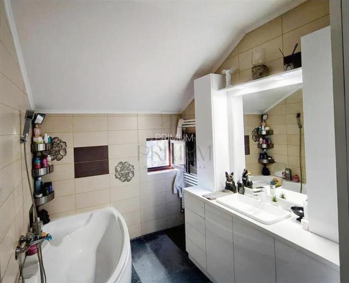 DUMBRAVITA - 3 CAM - BUCATARIE INCHISA - 1 LOC PARCARE - APROAPE DE MAGAZINE - 10