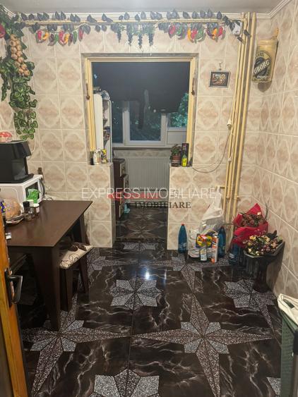 Dristor, Ramnicu Valcea, Metrou - 5