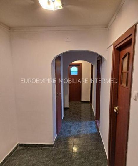 Apartament de vanzare in Constanta cu  3 camere zona  Ciresica - 4