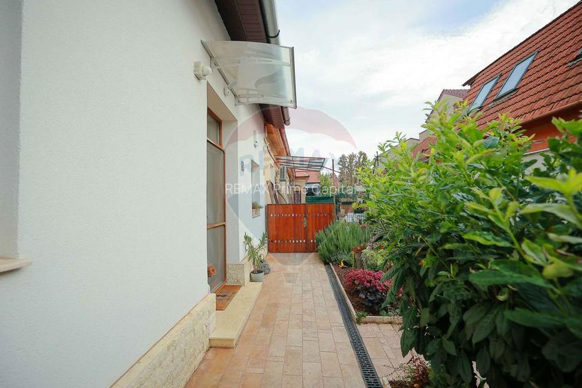 5 camere, central Nicolae Jiga, retras de la stradă, de vânzare - 16