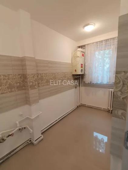 Apartament cu 2 camere, etajul 2/10, zona Podu Ros - 4