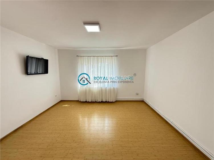 Royal Imobiliare - Inchiriere Vila zona Bucov cartier Mica Roma - 13