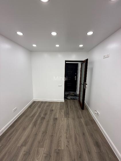 Apartament 3 camere semidecomandat de vânzare în Micro 40 stradal  - 12