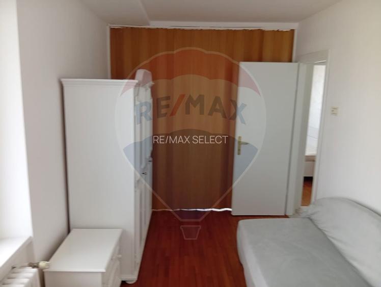 Apartament cu 3 camere de închiriat - 9