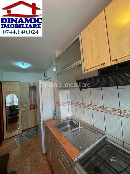Ap 2 cam, Dărmănești, zona șc. nr. 5. Preț 1350 lei/ lunar - 11