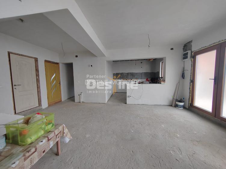 Imobil cu 2 constructii, anexe și 670 mp teren, utilități racordate, Bratasanca - 10