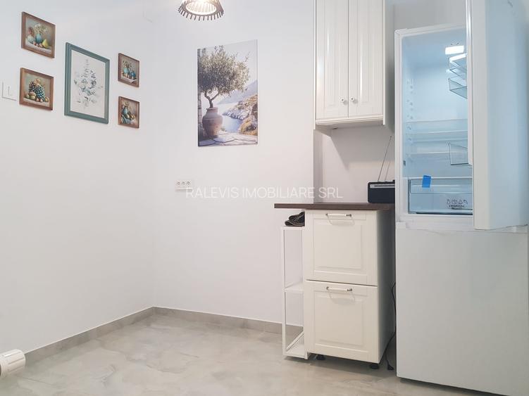 Apartament 3 camere, 2 bai, proaspat renovat, ultracentral, etaj 2, 945 euro - 9