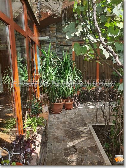 Pensiune 14 camere de vanzare zona Eforie Nord - 31