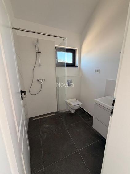 Casa individuala - Ponton - Vedere libera la lac - 17