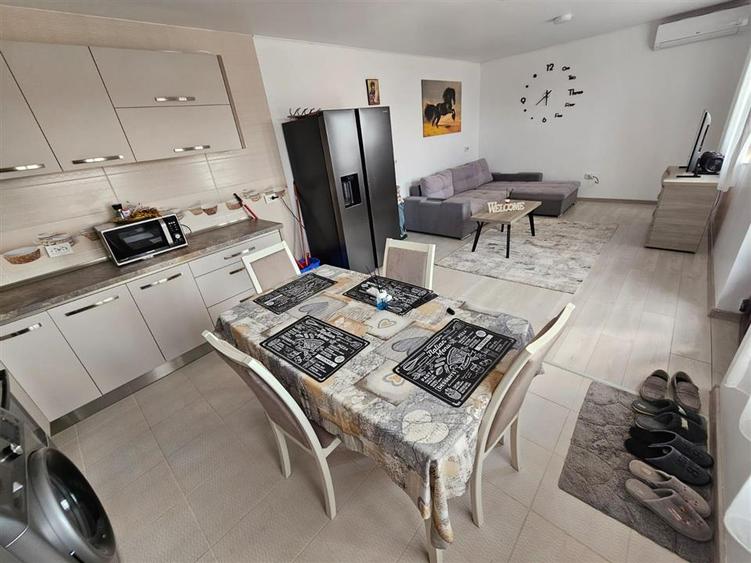 Casa Cazasu, 1 camera, teren 300 mp, mobilata si utilata