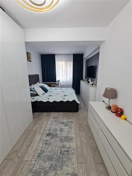 Apartament 2 camere, Loc de parcare subteran si boxa, Zona Tractorul, Brasov