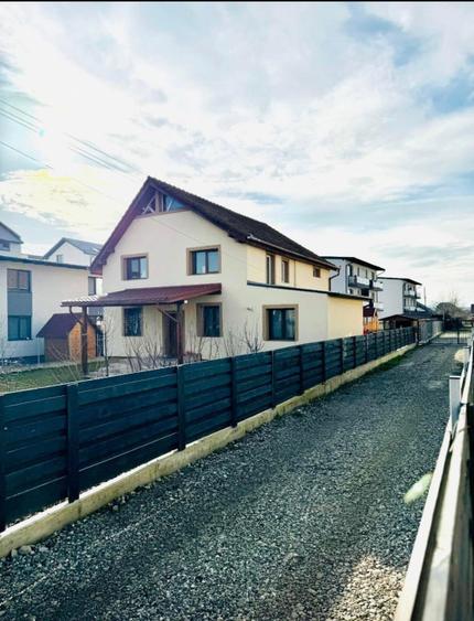 Casa individuala, 200 mp, 4 camere, teren 750 mp, Apahida