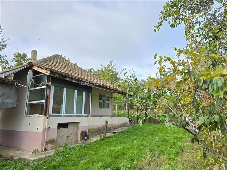 Casa locuibila de vanzare (3 camere, baie, bucatarie, teren) la 28 km de Iasi - 10