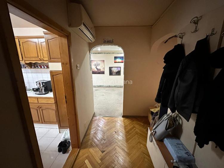 Vand apartament 3 camere etaj 1 zona 300 pe mal Arad - 5