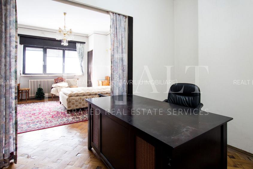 Inchiriere casa, vila 5 camere | Arhitectura deosebita, Curte | Stefan cel Mare - 25