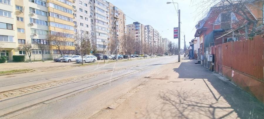 SPATIU COMERCIAL STRADAL 108 mp STR. MAICA DOMNULUI NR. 41 / B-DUL LACUL TEI! - 22