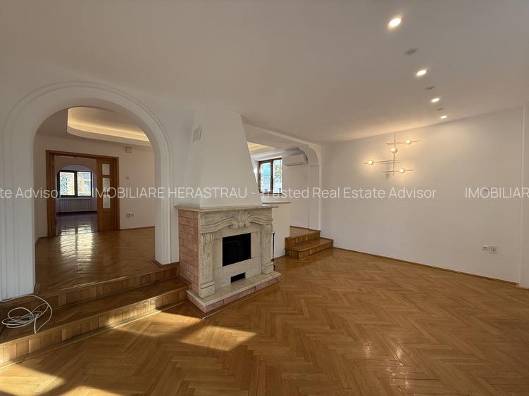 Vila spațioasă în Sisesti | 600 mp | 9 locuri de parcare | Teren 1500 mp - 3