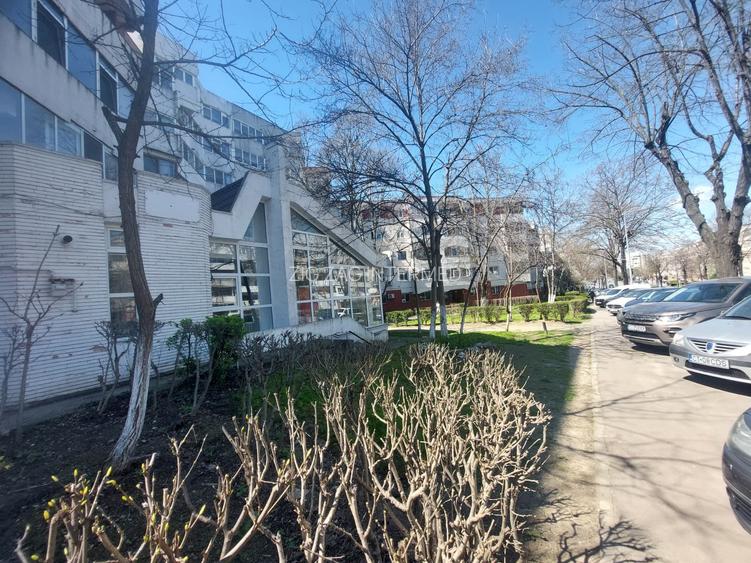 Dacia - bd. Tomis, SPATIU COMERCIAL, 80 mp. - 2