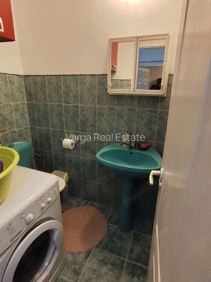 Proprietar, bdul Republicii, apartament 3 camere decomandat, 71 mp. doua bai - 8