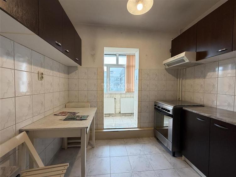 Apartament 2 camere, etajul 3, decomandat- Nicolina - 8