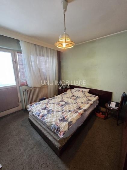 Alexandru - Parcul Voievozilor - 2 camere decomandat - etaj intermediar - 4