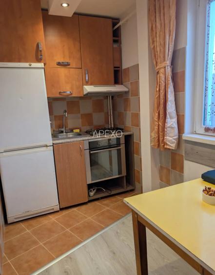 Garsoniera ( Bloc reabilitat )-Tractorul - 3